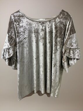 Washed Silver Velvet Ruffle Sleeve Women’s Top Size Medium
